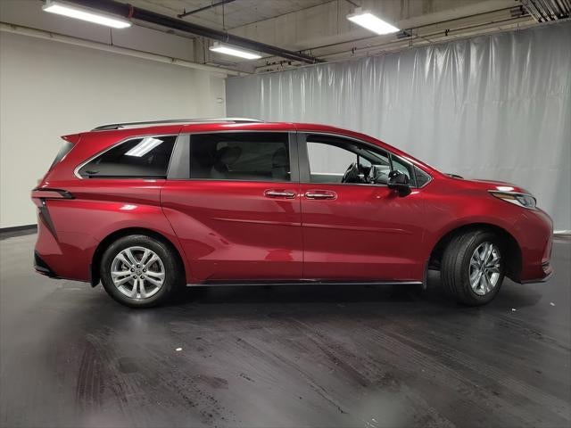 2023 Toyota Sienna XSE 7 Passenger