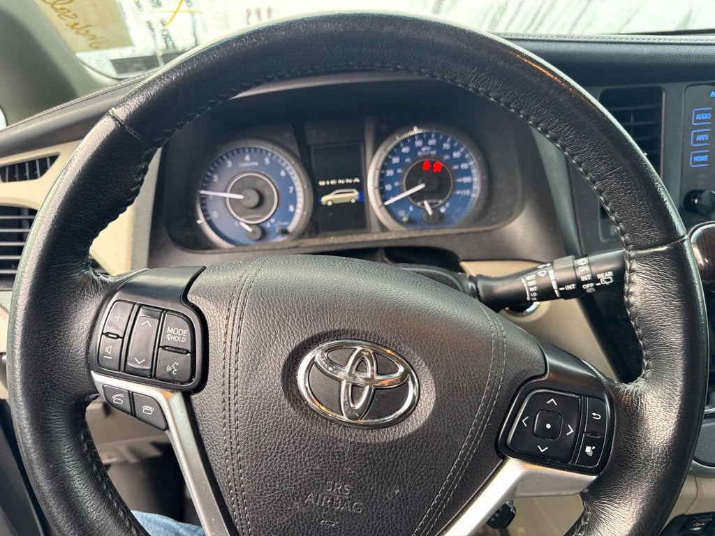 2017 Toyota Sienna XLE 7 Passenger