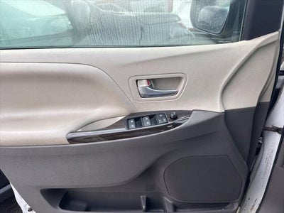 2017 Toyota Sienna XLE 7 Passenger