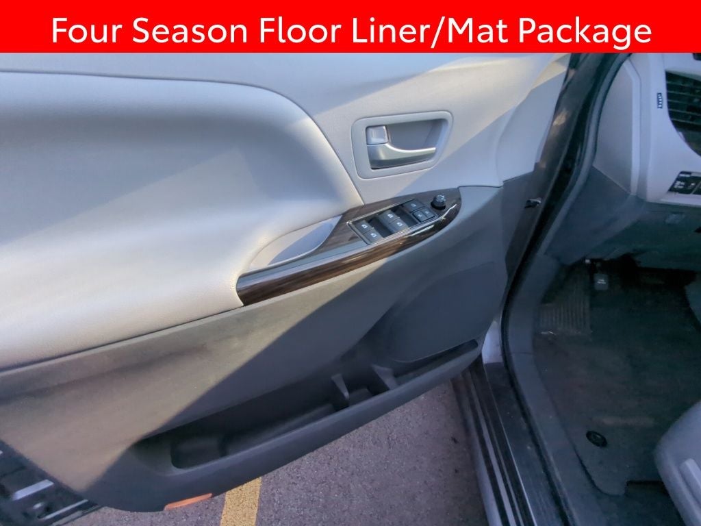 2017 Toyota Sienna XLE Premium 7 Passenger