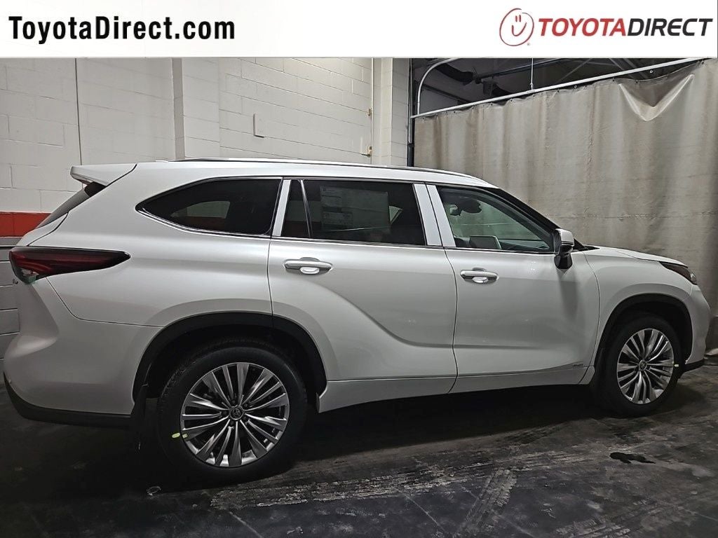 2026 Toyota Highlander Hybrid Platinum