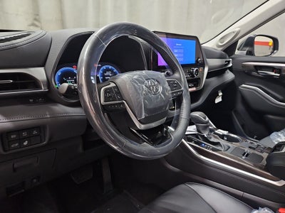 2026 Toyota Highlander Hybrid Platinum