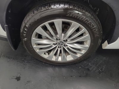 2026 Toyota Highlander Hybrid Platinum