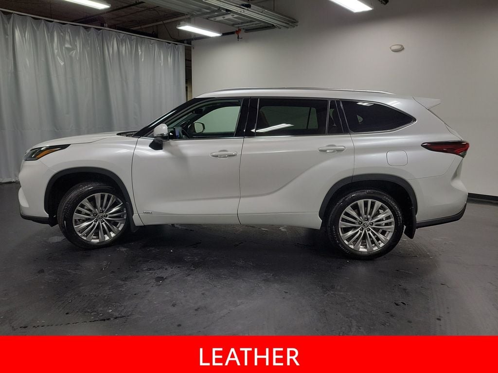 2026 Toyota Highlander Hybrid Platinum
