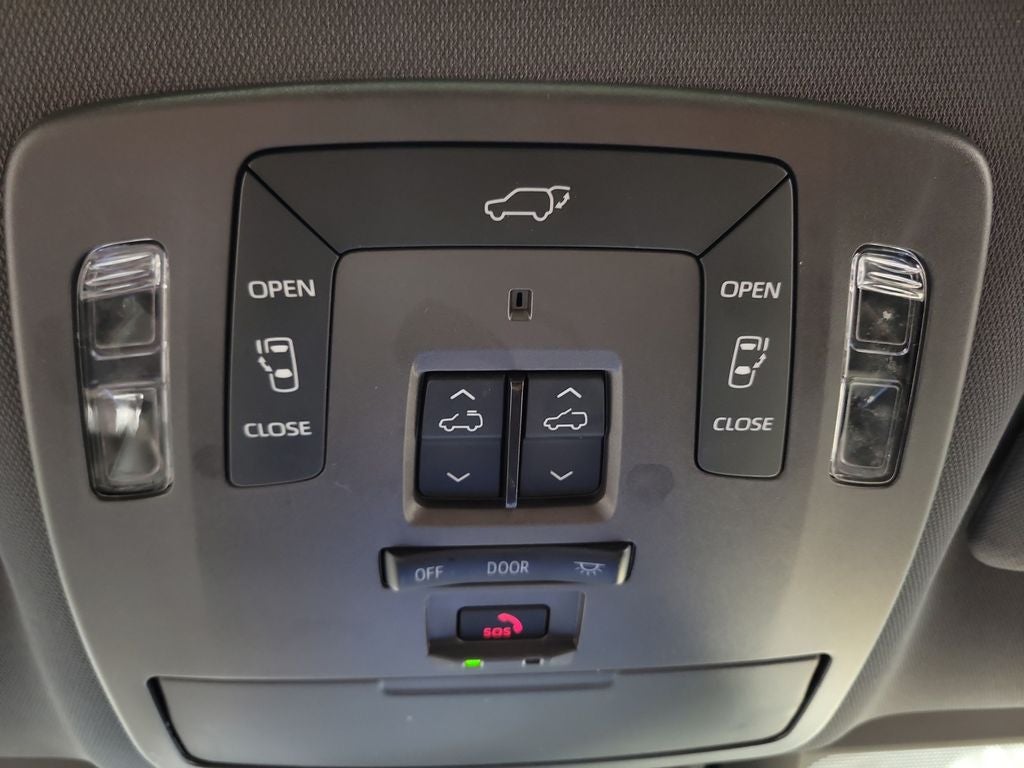 2024 Toyota Sienna Platinum 7 Passenger
