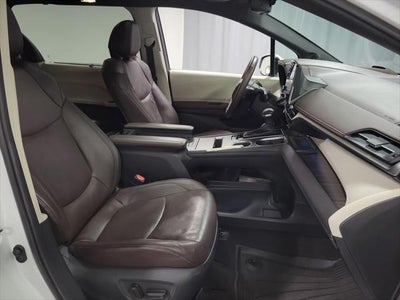 2024 Toyota Sienna Platinum 7 Passenger