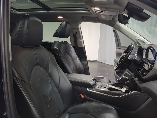 2022 Toyota Highlander Hybrid Platinum