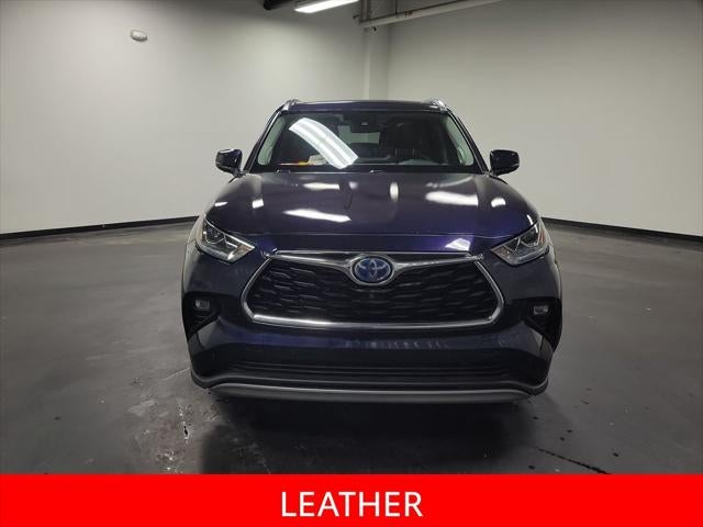 2022 Toyota Highlander Hybrid Platinum