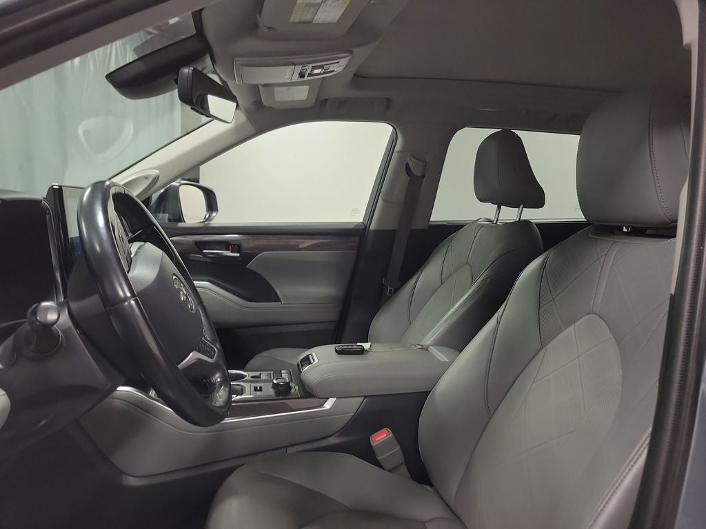 2022 Toyota Highlander Platinum