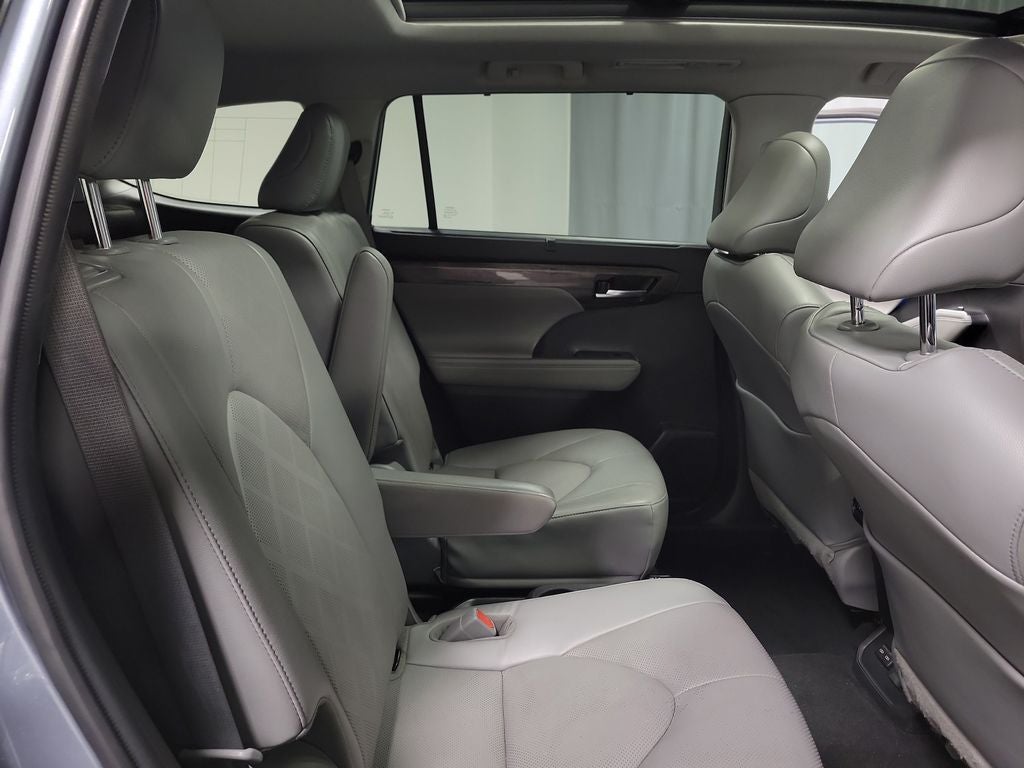 2022 Toyota Highlander Platinum
