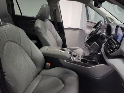 2022 Toyota Highlander Platinum