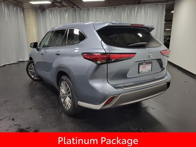 2022 Toyota Highlander Platinum