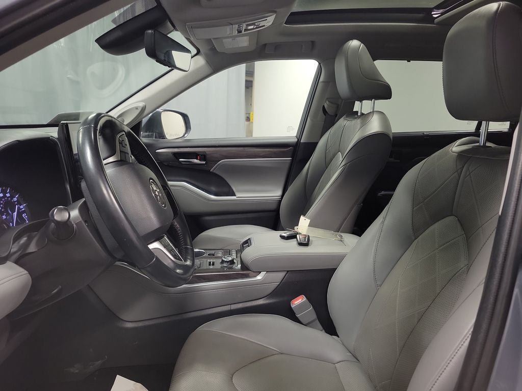 2022 Toyota Highlander Platinum