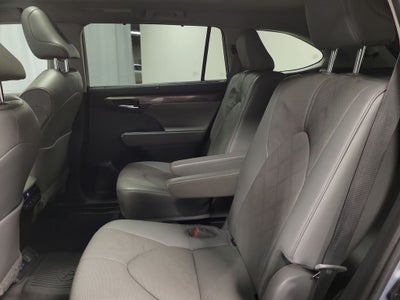 2022 Toyota Highlander Platinum