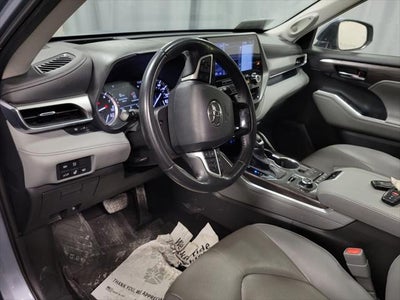 2022 Toyota Highlander Platinum