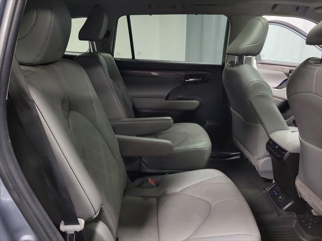 2022 Toyota Highlander Platinum