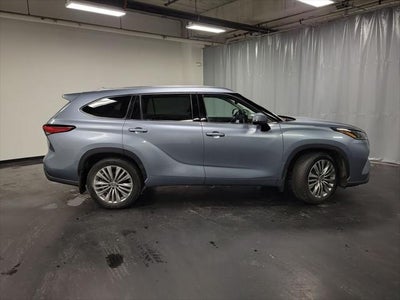2022 Toyota Highlander Platinum
