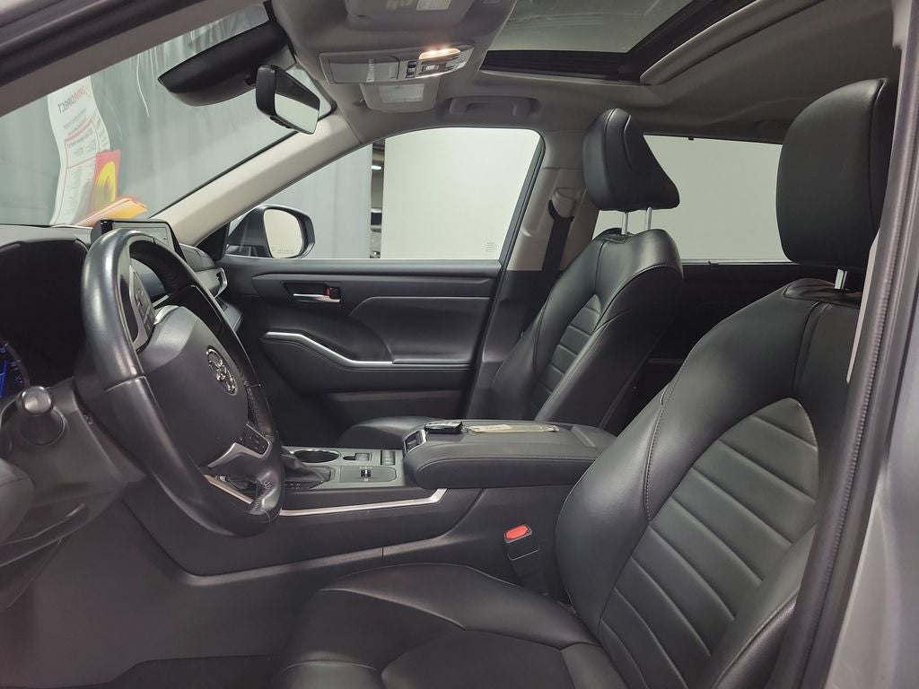 2022 Toyota Highlander Hybrid XLE