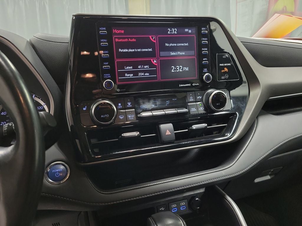 2022 Toyota Highlander Hybrid XLE