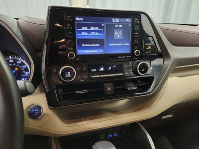 2022 Toyota Highlander Hybrid XLE