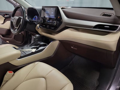 2022 Toyota Highlander Hybrid XLE