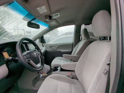 2016 Toyota Sienna LE 7 Passenger
