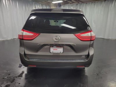 2016 Toyota Sienna LE 7 Passenger