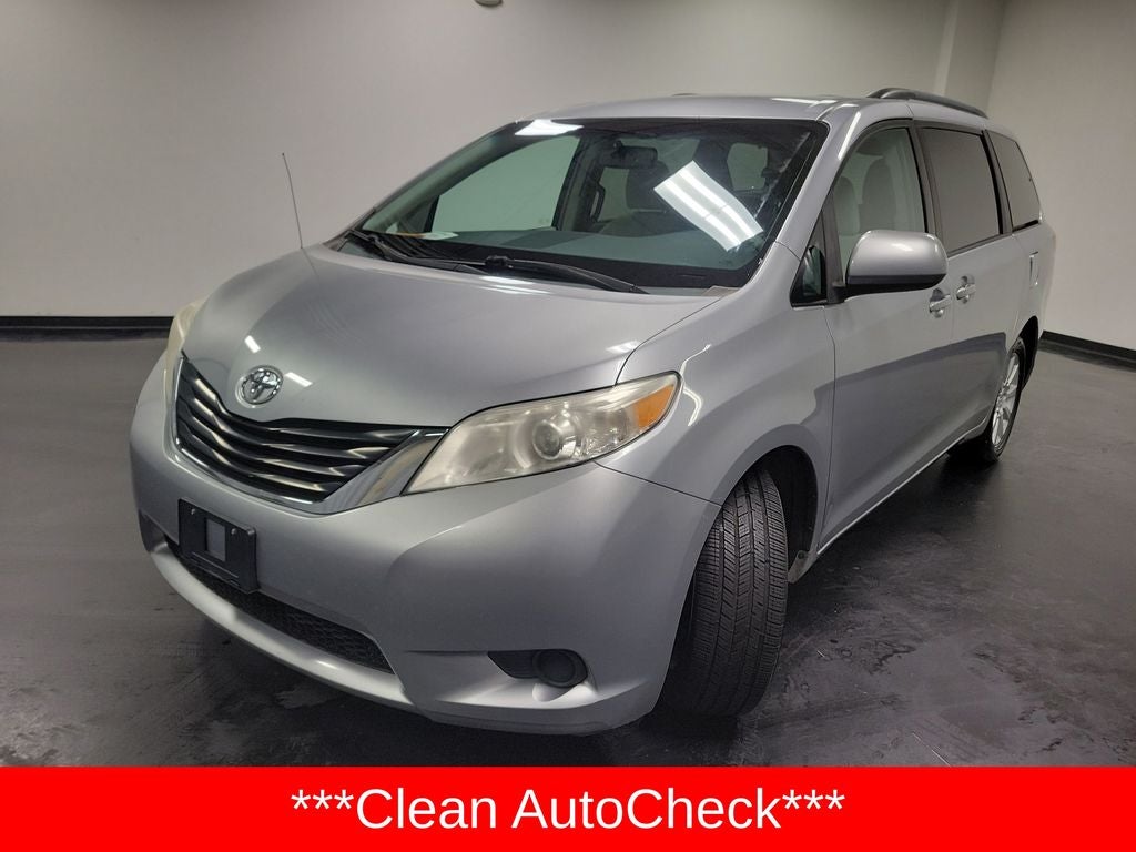 2014 Toyota Sienna LE 7 Passenger