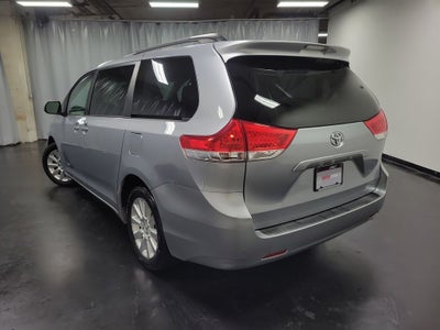 2014 Toyota Sienna LE 7 Passenger