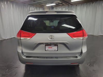 2014 Toyota Sienna LE 7 Passenger