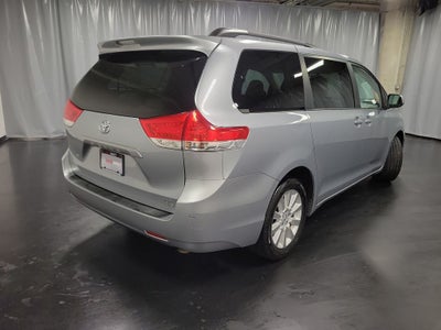 2014 Toyota Sienna LE 7 Passenger