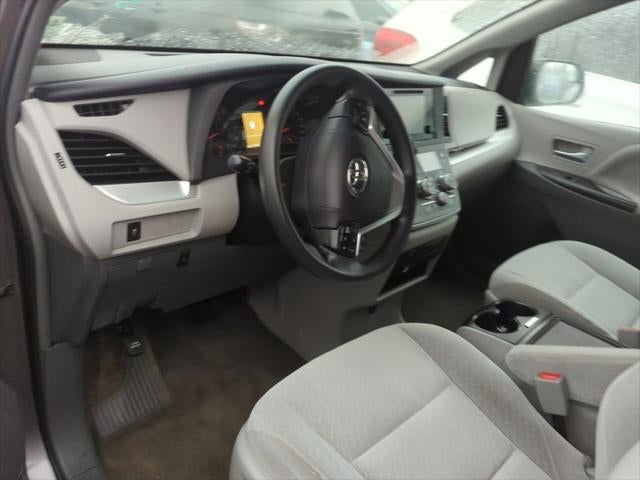 2015 Toyota Sienna LE 7 Passenger