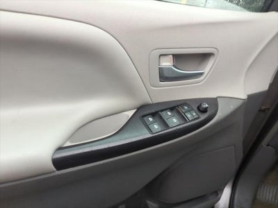 2015 Toyota Sienna LE 7 Passenger