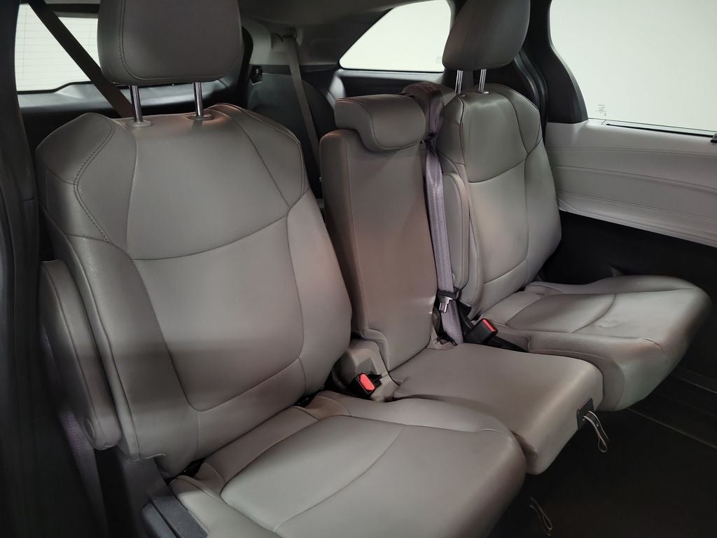 2025 Toyota Sienna XLE 8 Passenger
