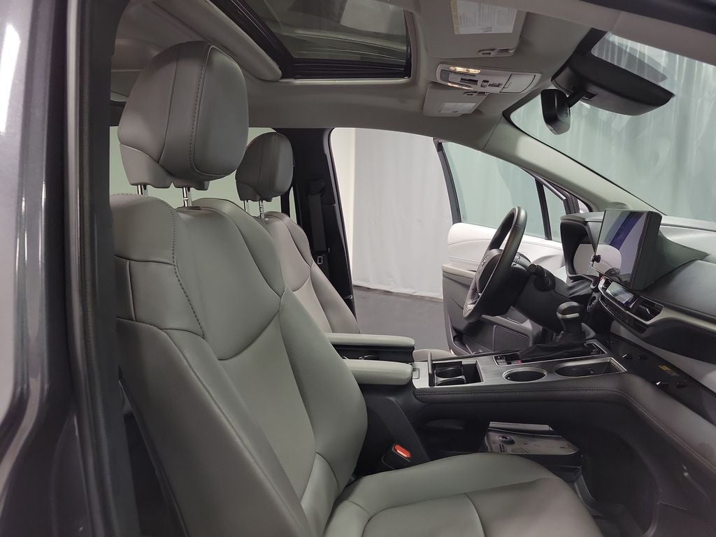 2025 Toyota Sienna XLE 8 Passenger