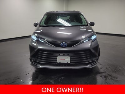 2025 Toyota Sienna XLE 8 Passenger