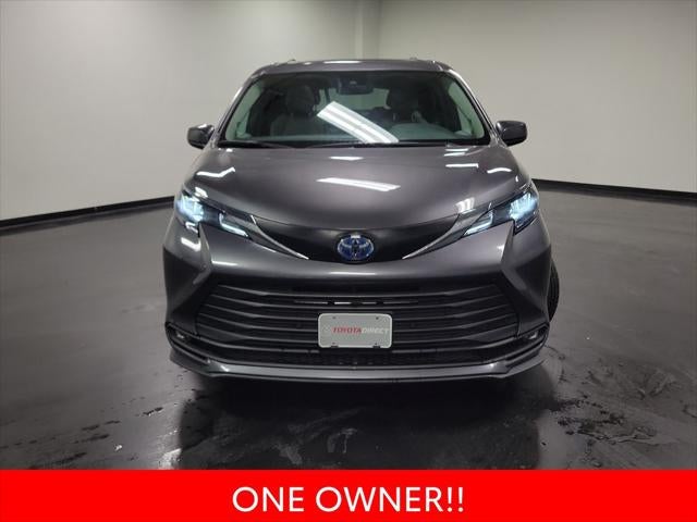 2025 Toyota Sienna XLE 8 Passenger