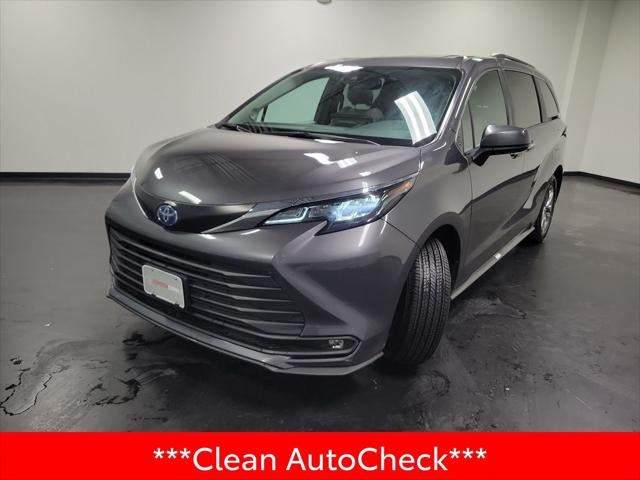 2025 Toyota Sienna XLE 8 Passenger