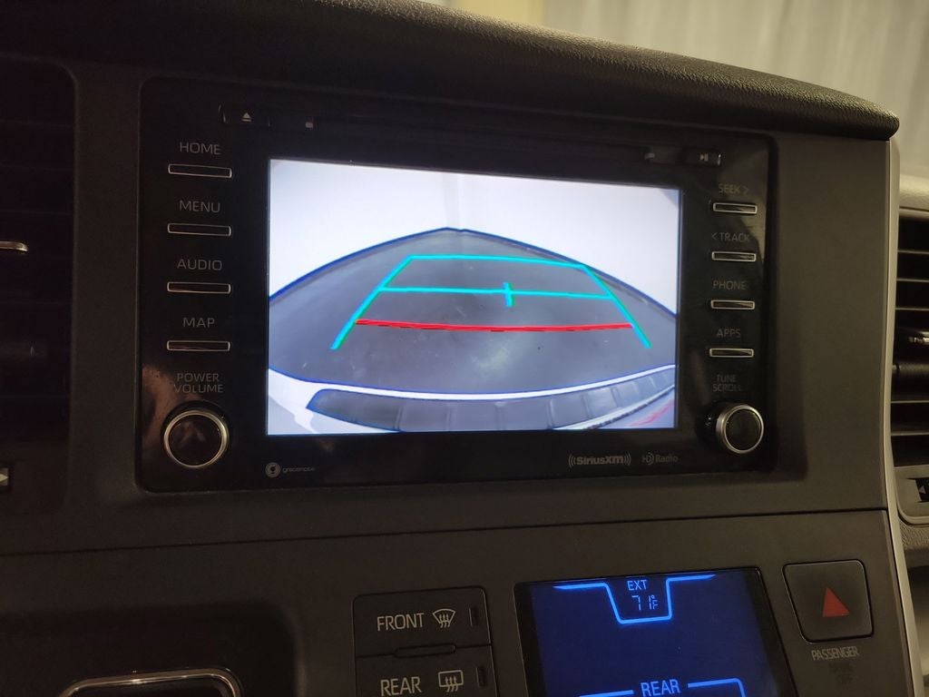 2020 Toyota Sienna LE 7 Passenger