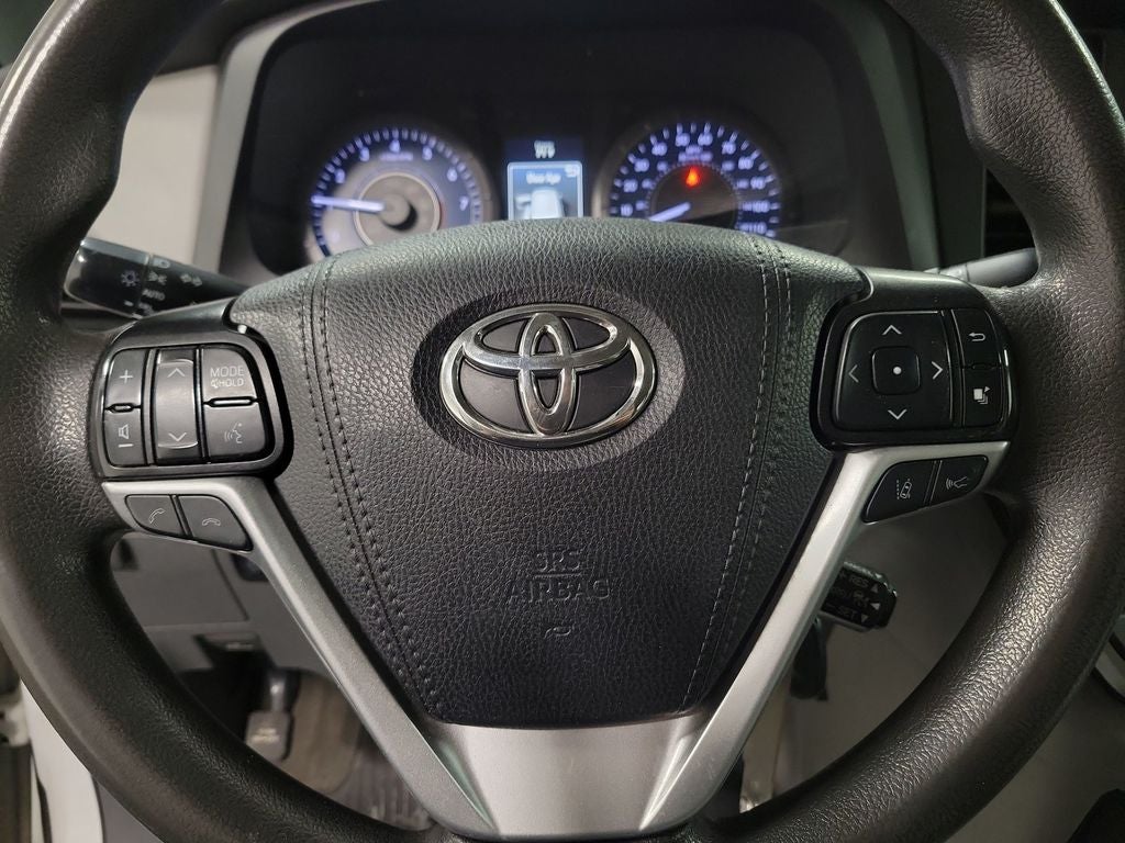 2020 Toyota Sienna LE 7 Passenger
