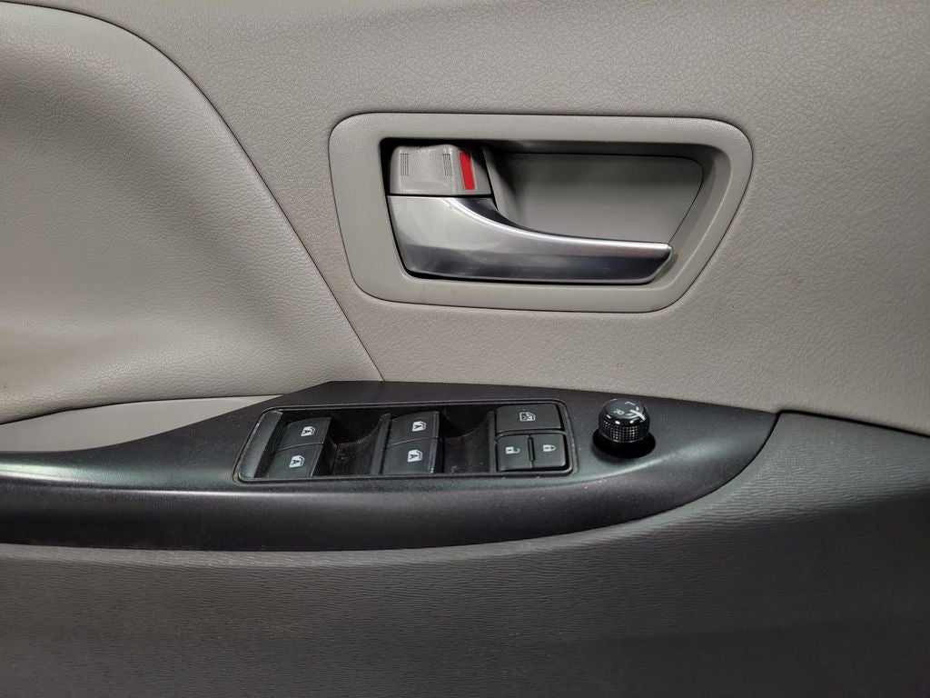 2020 Toyota Sienna LE 7 Passenger