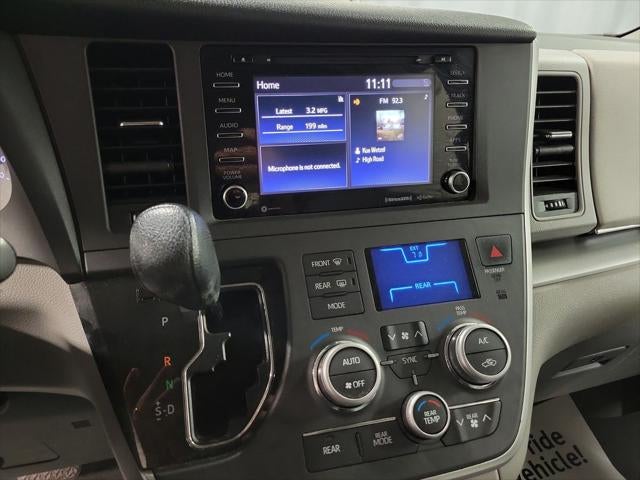 2020 Toyota Sienna LE 7 Passenger