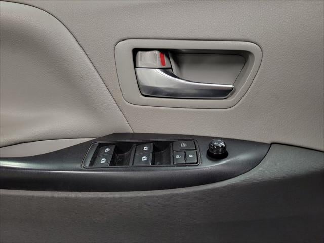 2020 Toyota Sienna LE 7 Passenger