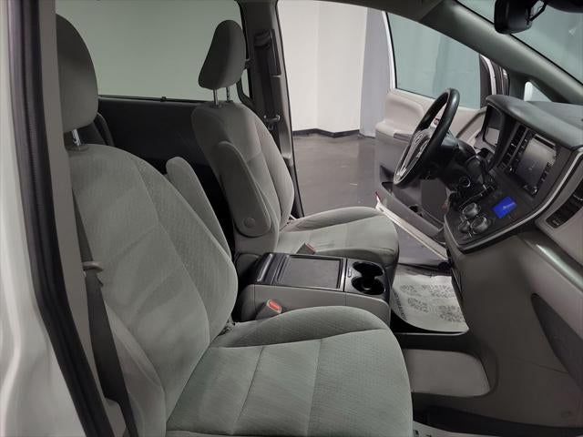 2020 Toyota Sienna LE 7 Passenger