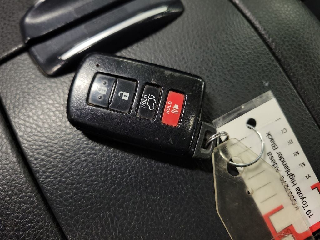 2019 Toyota Highlander SE