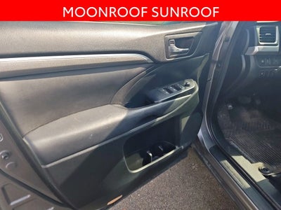 2017 Toyota Highlander SE