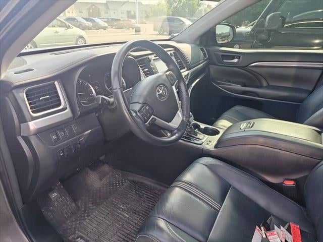 2017 Toyota Highlander SE