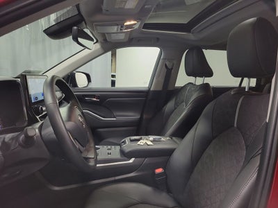 2025 Toyota Highlander Hybrid XLE