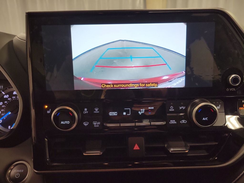 2025 Toyota Highlander Hybrid XLE