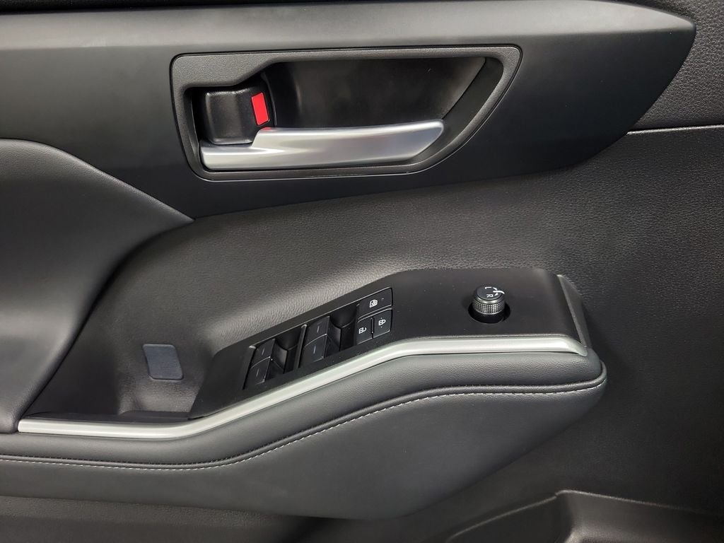 2025 Toyota Highlander Hybrid XLE